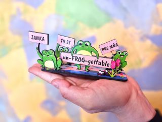 🐸 Un-Frog-gettable pohľadnica 🐸 Niečo medzi darčekom, prekvapením a malým WOW – drevená 3D pohľadnica so žabkami, ktoré ti...